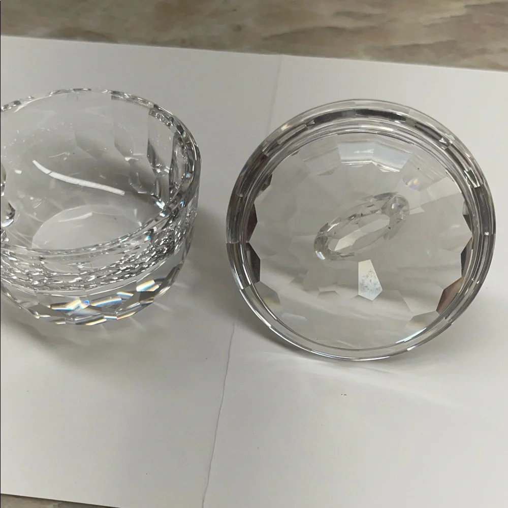 Swarovski Faceted Crystal Trinket Box with Butterfly Lid - Picture 4 of 4